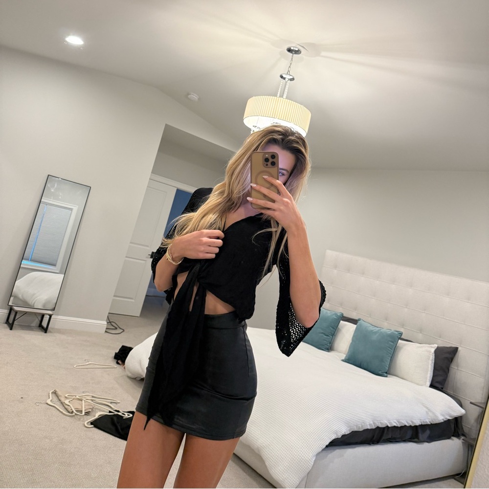 Pleather black fitted skirt